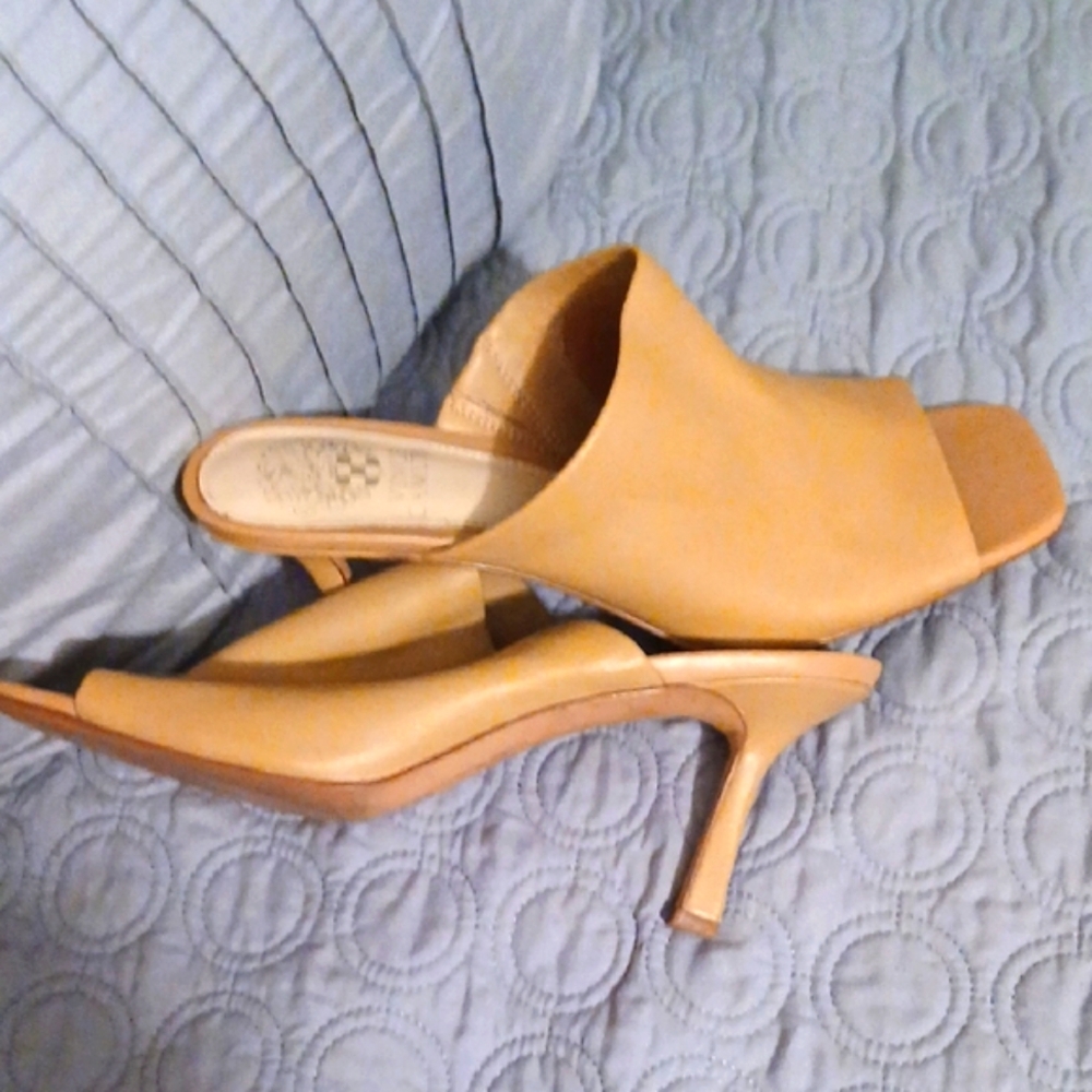 Vince Camuto Tan Leather Sandals with Classic Design
